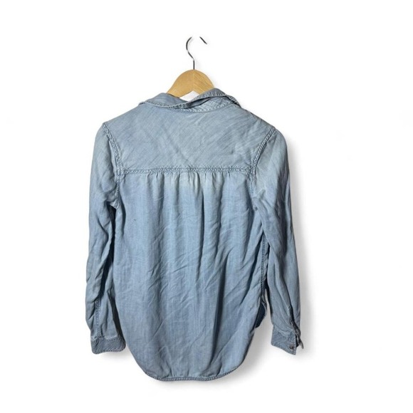 American Eagle - Chambray Popover Shirt - Women's XS - Light Wash Denim Casual - Picture 2 of 4